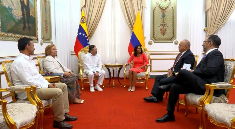 Se conocen las primeras imágenes de la reunión entre Gustavo Petro y ...