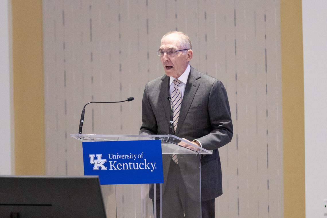 UK president defends law school dean. University board wants more ...