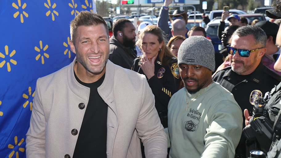 Tim Tebow Family Loss Draws Response Across College Football