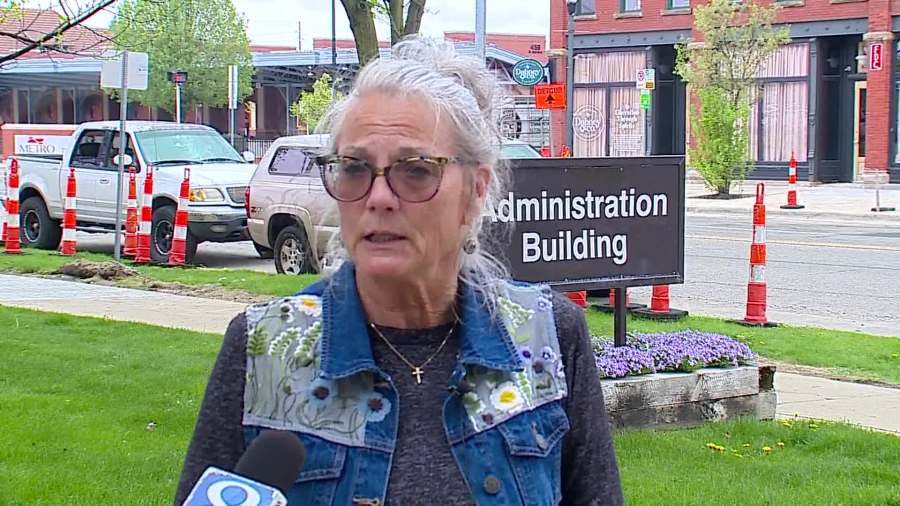 Facing threat of lawsuit, ousted Kalamazoo Township treasurer stands ...