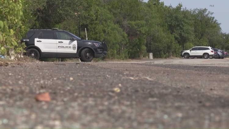 Austin reaches agreement with Gov. Abbott on police handling of ...