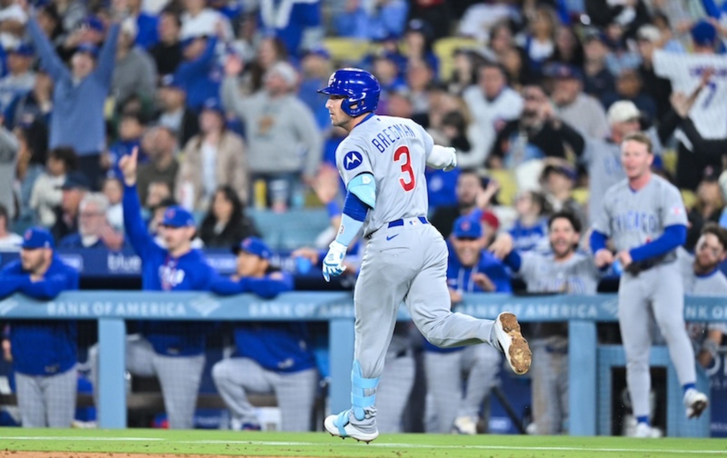 Recap: Dodgers bullpen blows lead, Cubs extend winning streak to 10 games