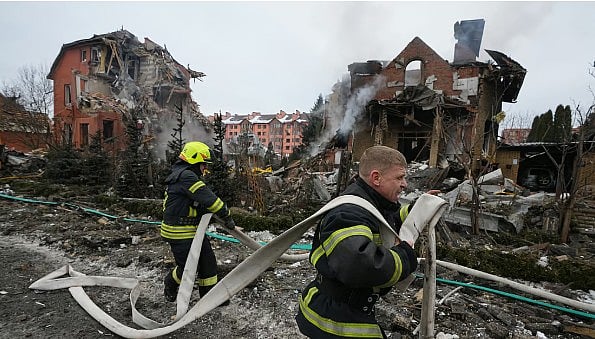 Russian strikes wound more than a dozen in Ukraine: Officials