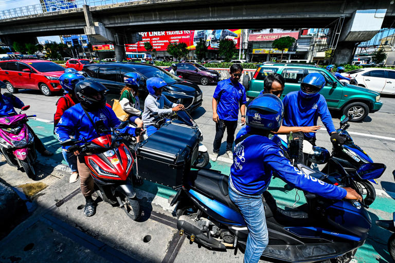 Riders' group urges Congress to pass motorcycle taxi law