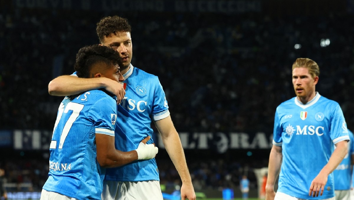 Napoli golea al Cremonese y posterga el título del Inter en la Serie A