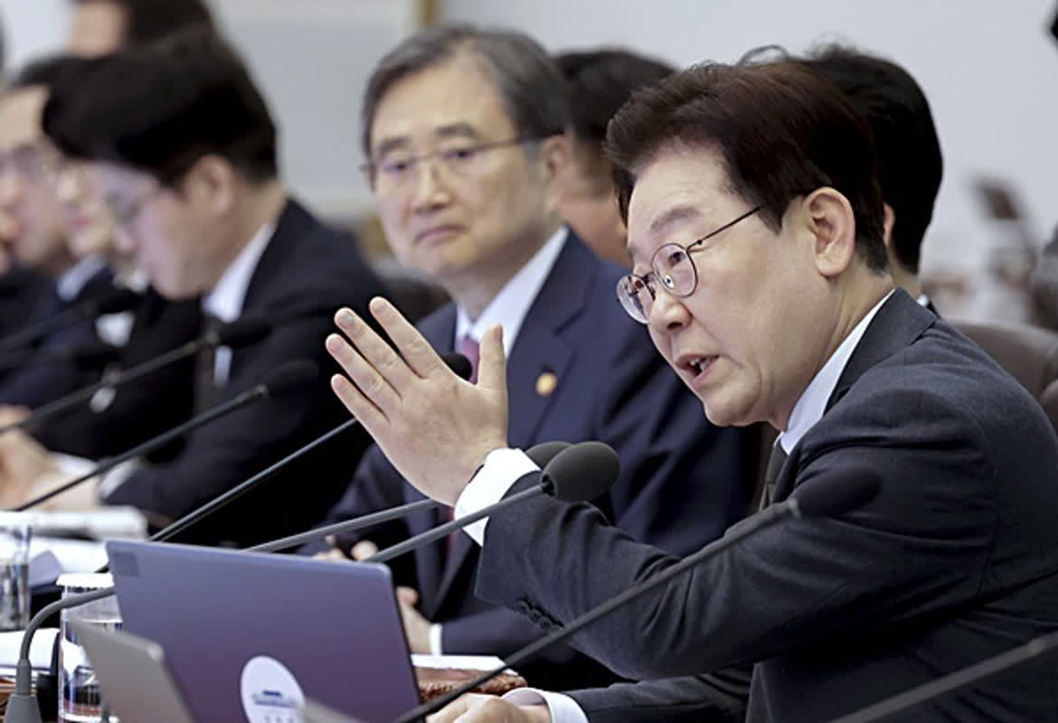 이 대통령, 주사기 매점매석 지적 
