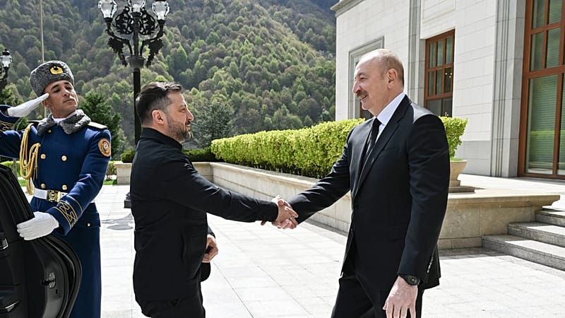Zelenskyy diz que está pronto para se encontrar com Putin no Azerbaijão