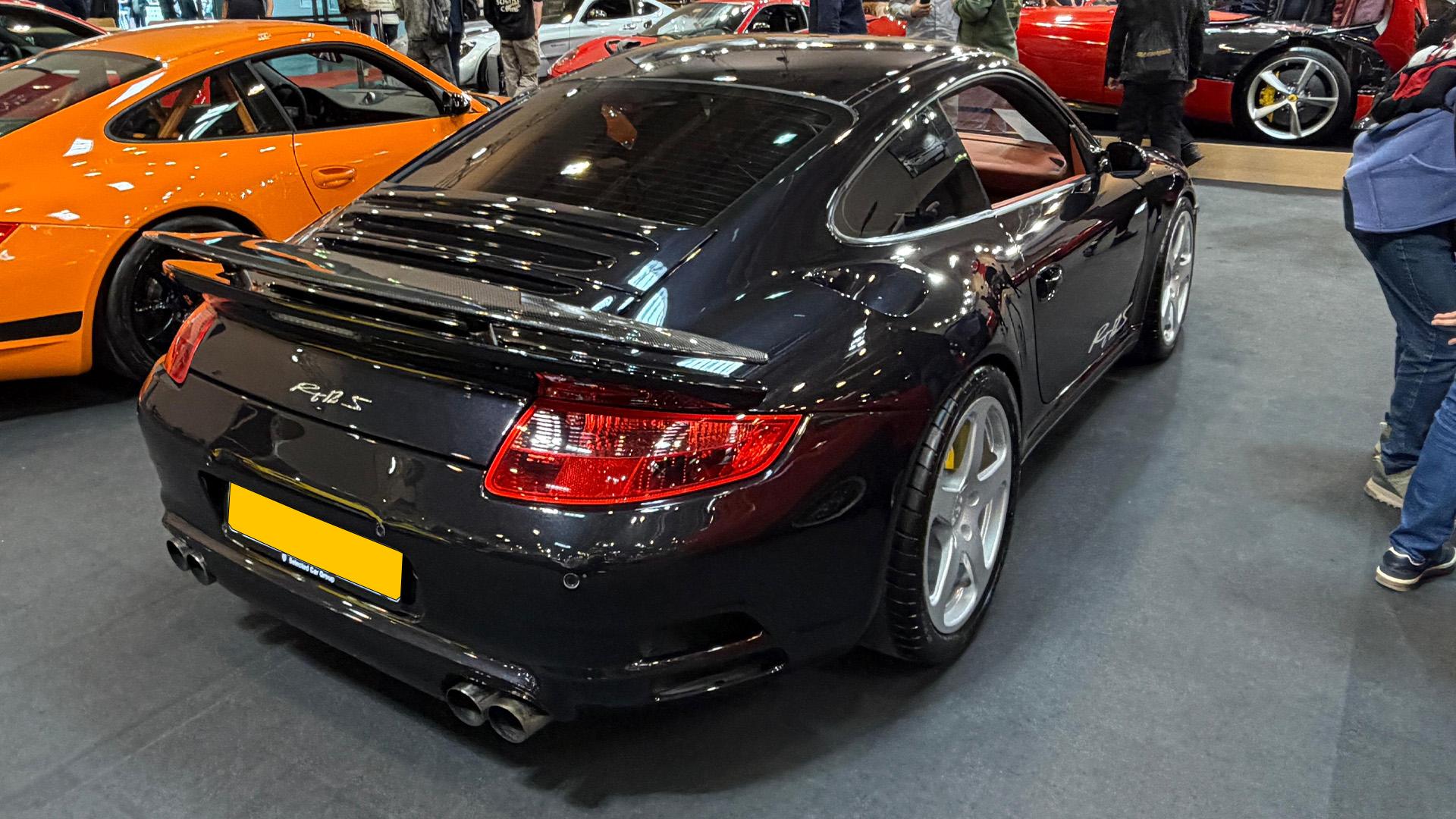 De Ruf RT12S ziet eruit als een eenvoudige oude 911, maar is sneller ...