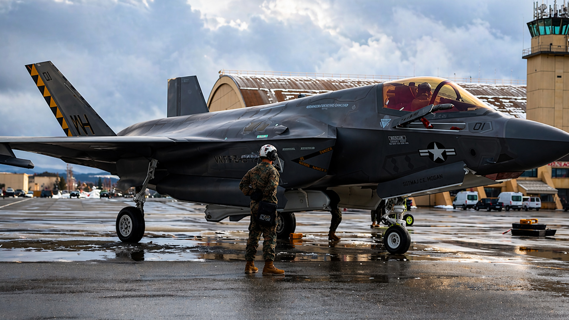 US military prepares stealth jets for exercise