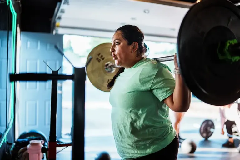 7 myths about lifting weights that are keeping women from getting strong