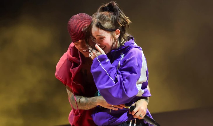 Billie Eilish đăng ảnh thời 'fan cuồng' Justin Bieber, tiết lộ lá thư 110 từ gây chú ý