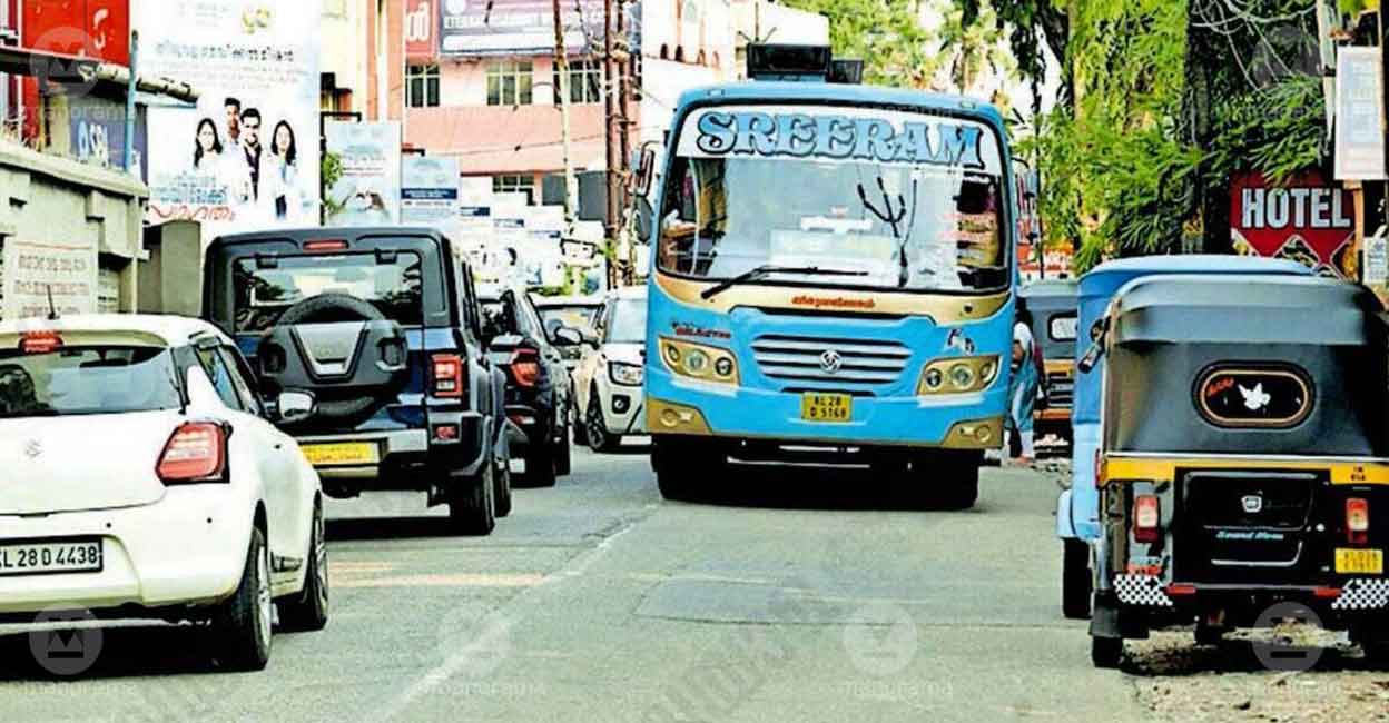 Congestion, speeding buses choke Thiruvalla-Mallappally road