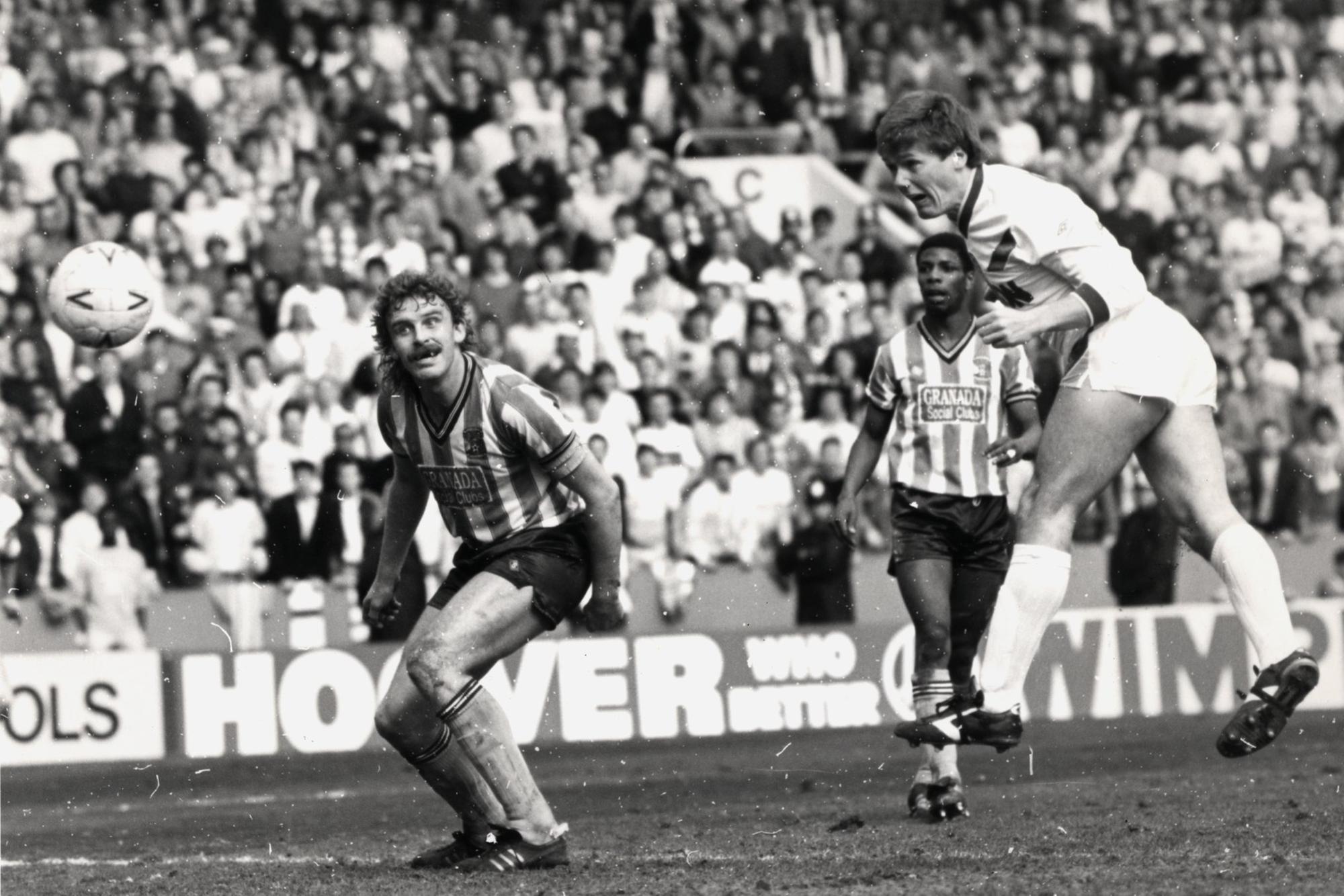 Remembering Leeds United's last FA Cup semi-final: 'The Leeds fans are ...
