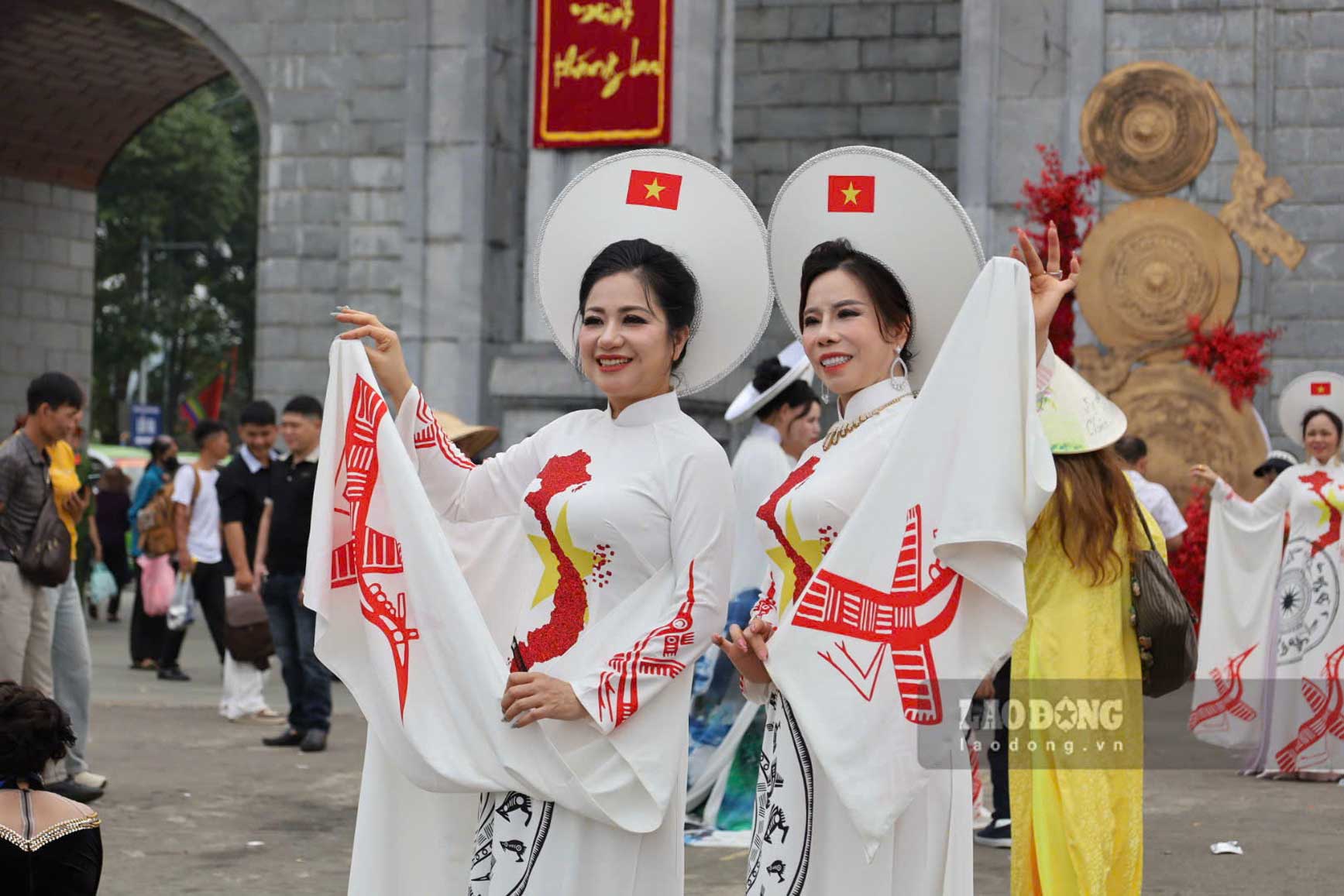 Người Việt khắp mọi miền hướng về Đền Hùng với lòng thành kính, biết ơn