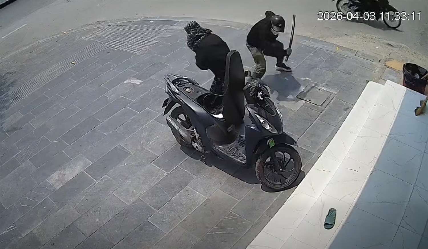 Người phụ nữ bị hành hung, vết thương có dấu hiệu hoại tử sau khi tố giác tội phạm