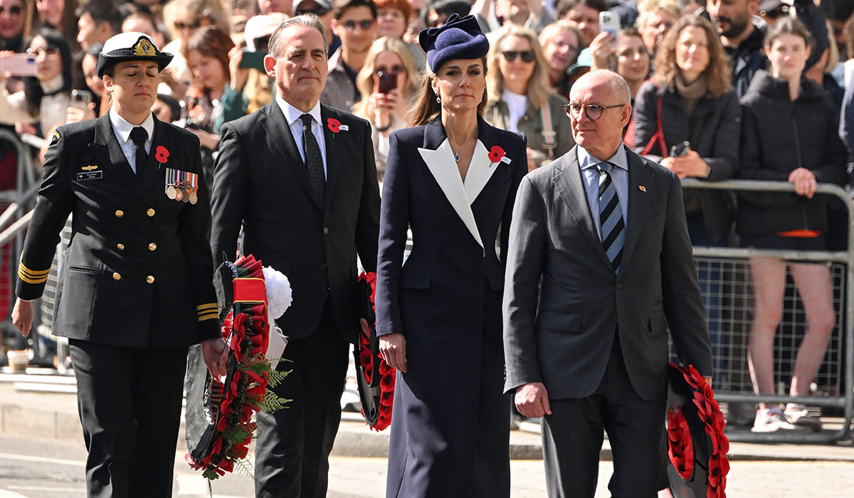 Kate Middleton cut a stylishly sombre figure as she leads the Anzac Day ...