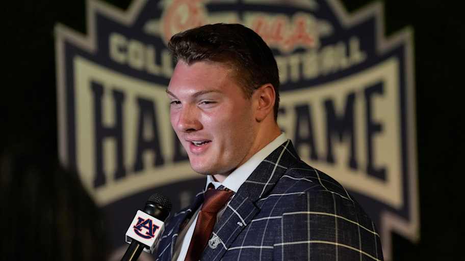 Zac Taylor calls Connor Lew to make him Bengals' first offensive pick ...