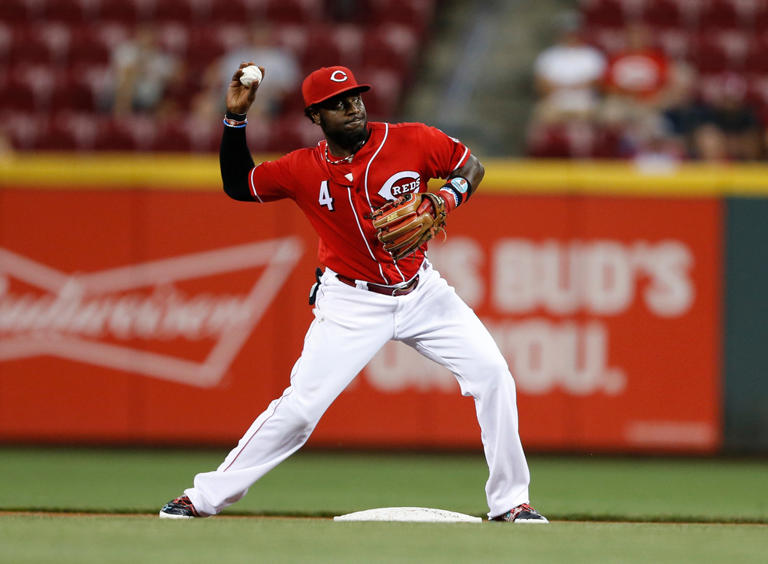 Brandon Phillips signs 1-day contract with Reds to retire with the club ...