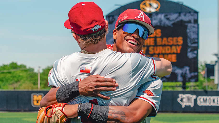 Razorbacks had a chance to sweep a 4-17 team and how it fell apart