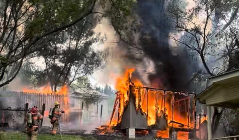 No injuries reported in SE Roanoke shed fire