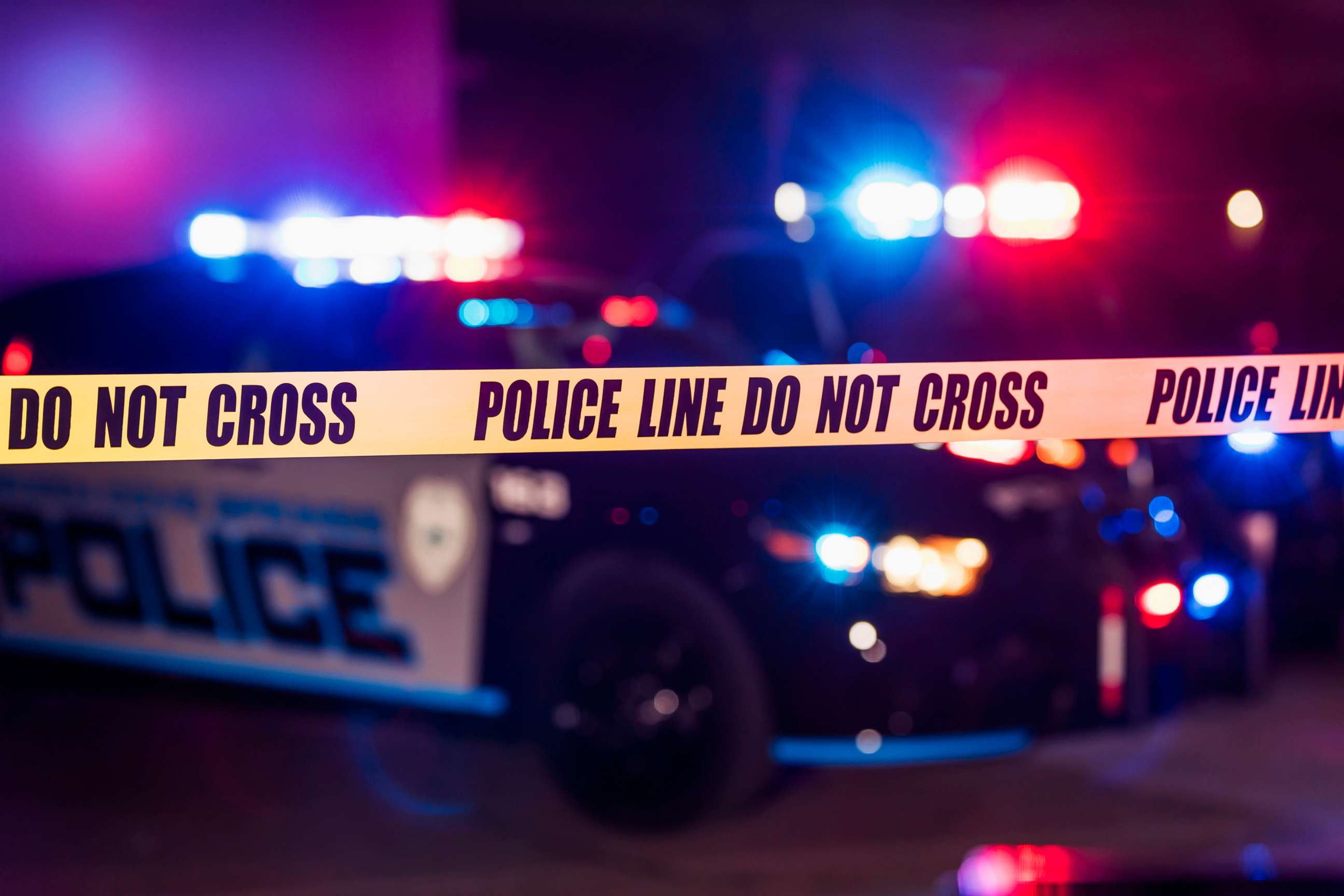 2 police officers shot at Chicago hospital: Officials