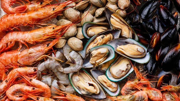 9 seafood buffet red flags that should send you running