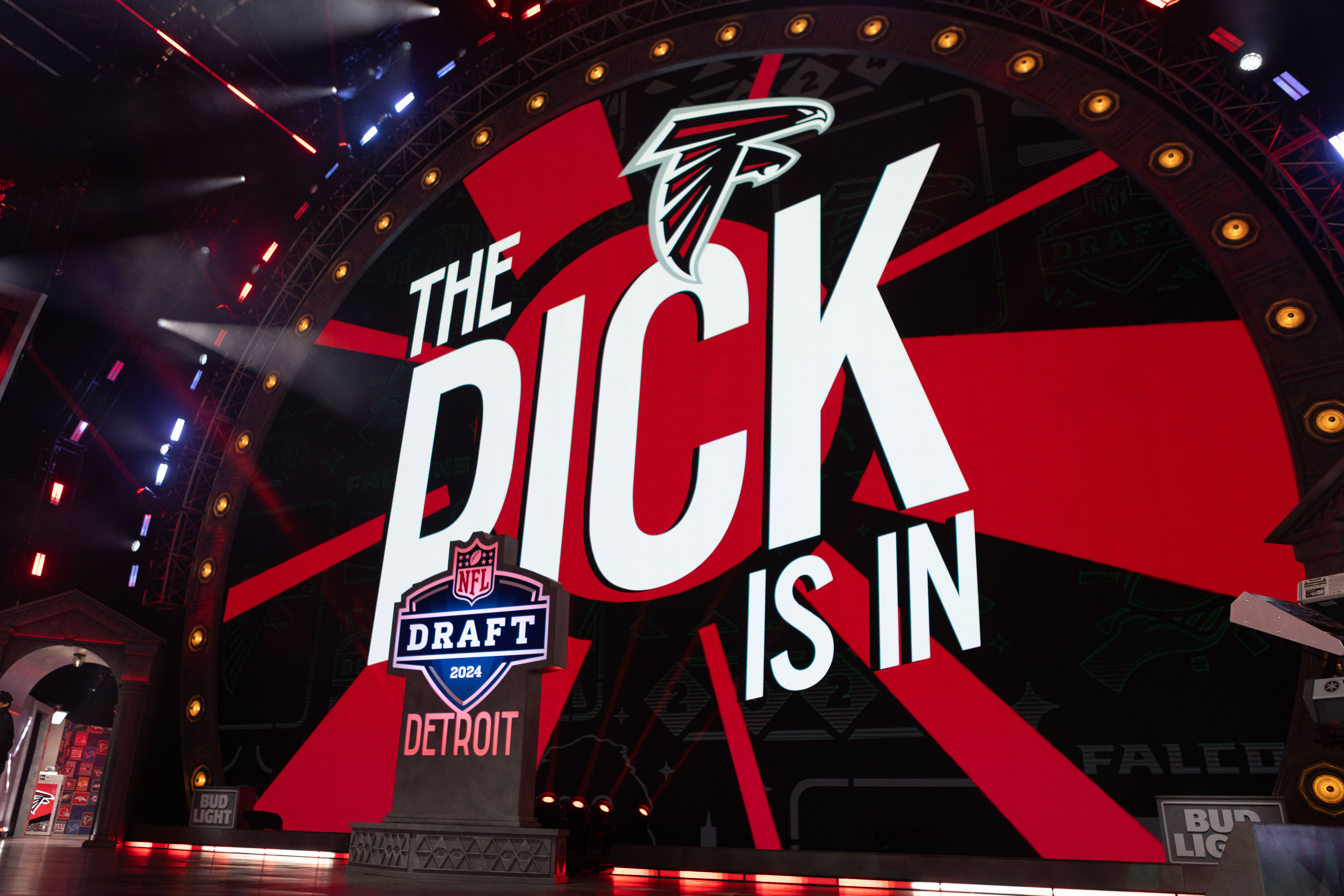 Falcons 2026 draft day 3 pick tracker: Atlanta adds DT Anterio Thompson ...