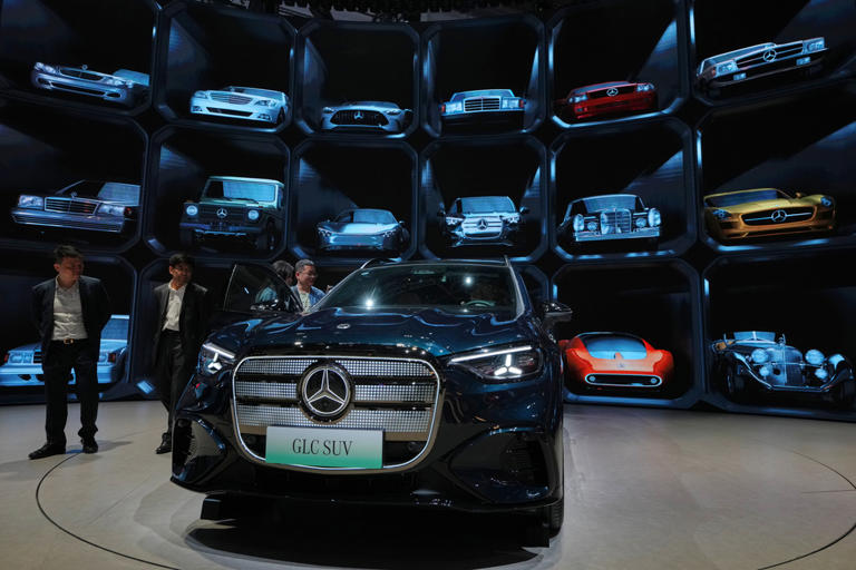 Photos show China’s automakers unveiling the future of driving at ...