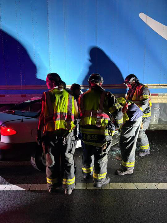 Driver hospitalized after tractor-trailer crash on Route 58 in Suffolk