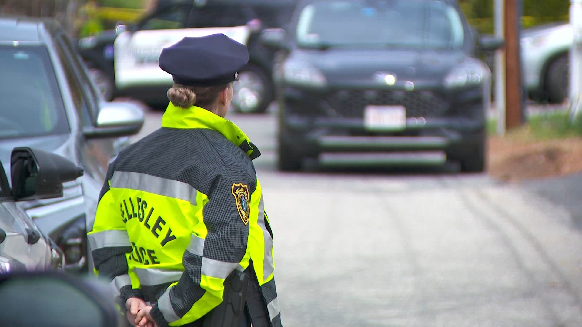 2 children found dead in home in Wellesley