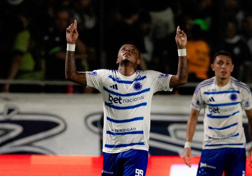 Arroyo marca e Cruzeiro vence Remo pela primeira vez em Belém