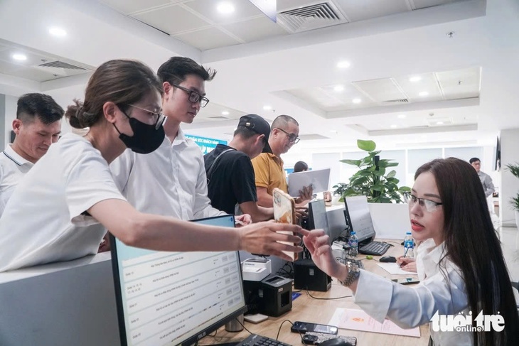 Con người làm chủ công nghệ