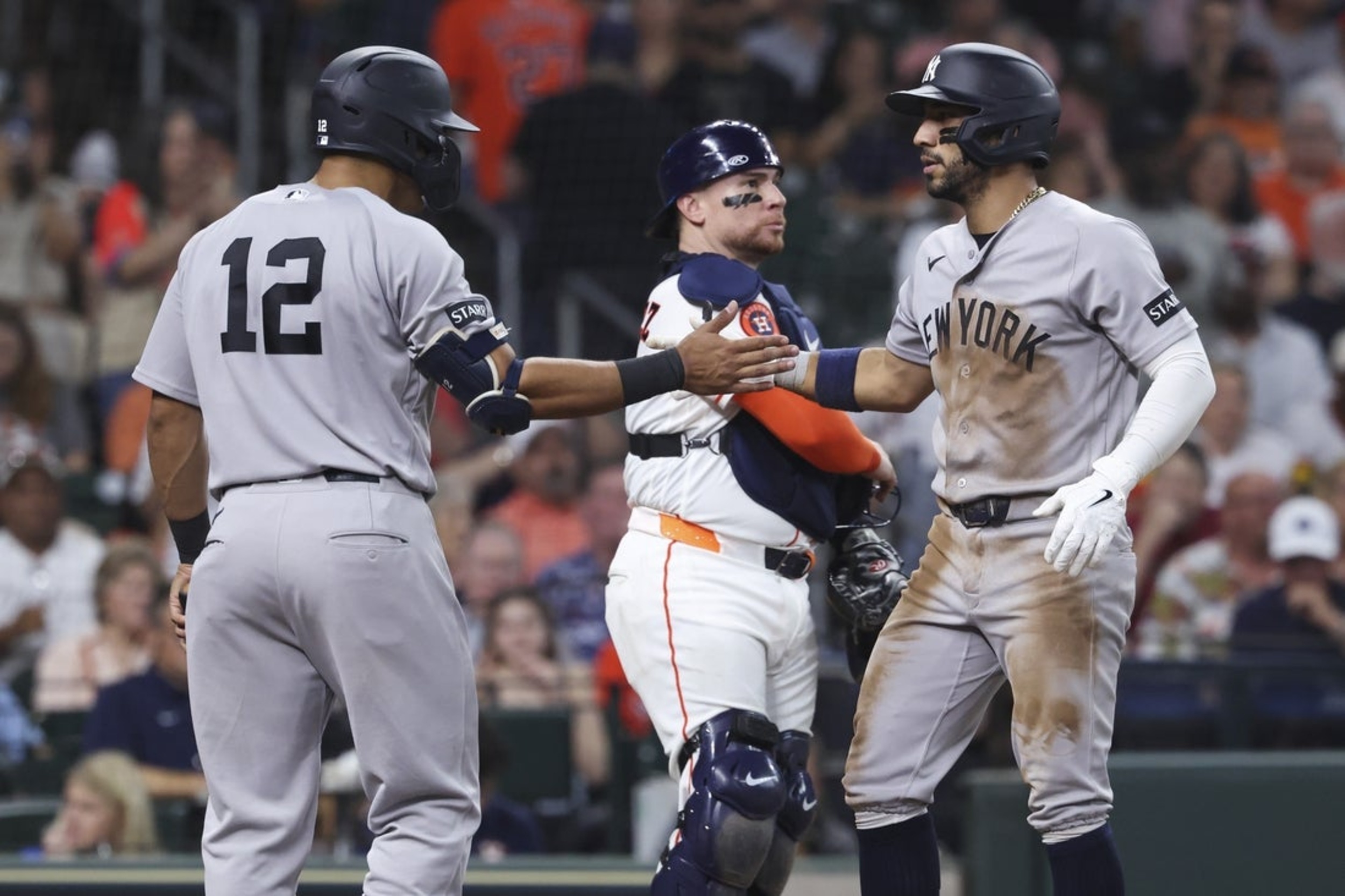 Yankees score late to break open close game against Astros