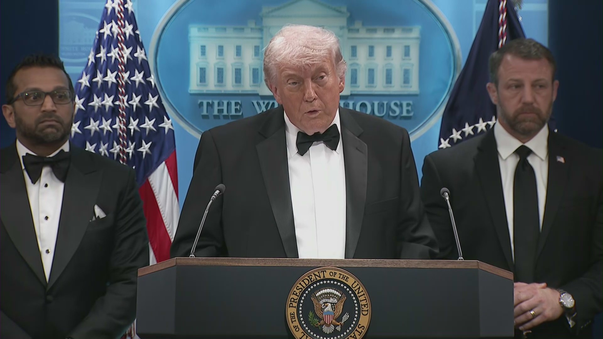 Trump holds press briefing after shooting incident at White House ...