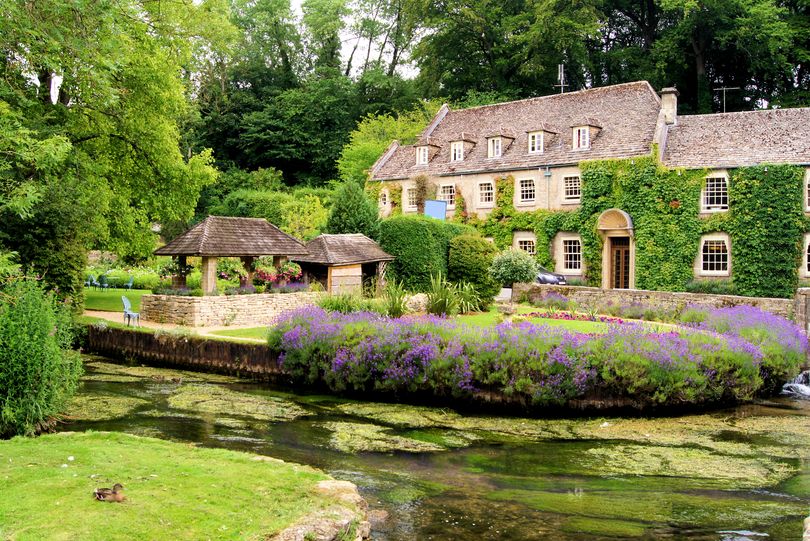 Cotswolds village named world's most beautiful with charming cottages ...