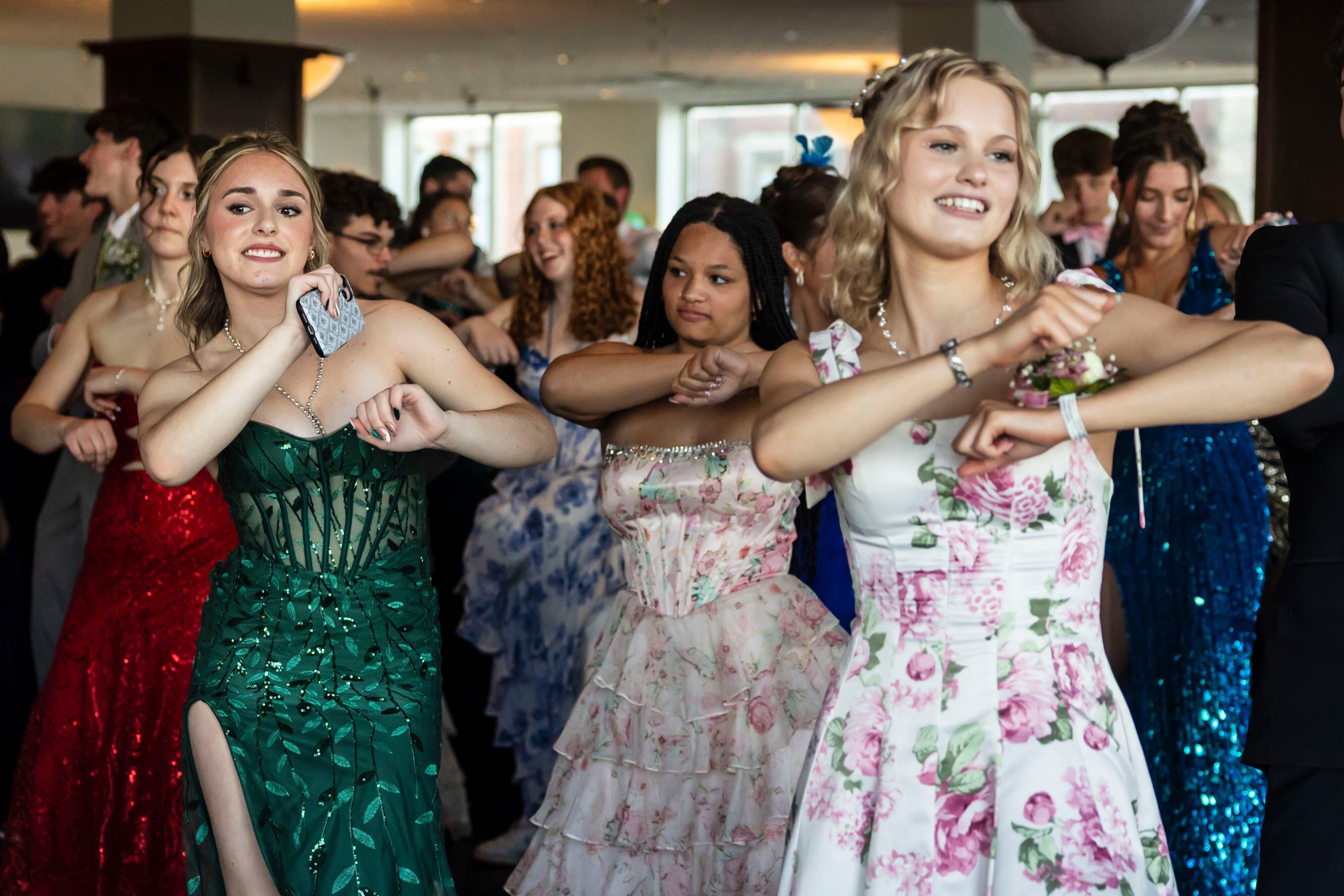 Pinconning students dance the night away at 'A Night in Rio' themed prom