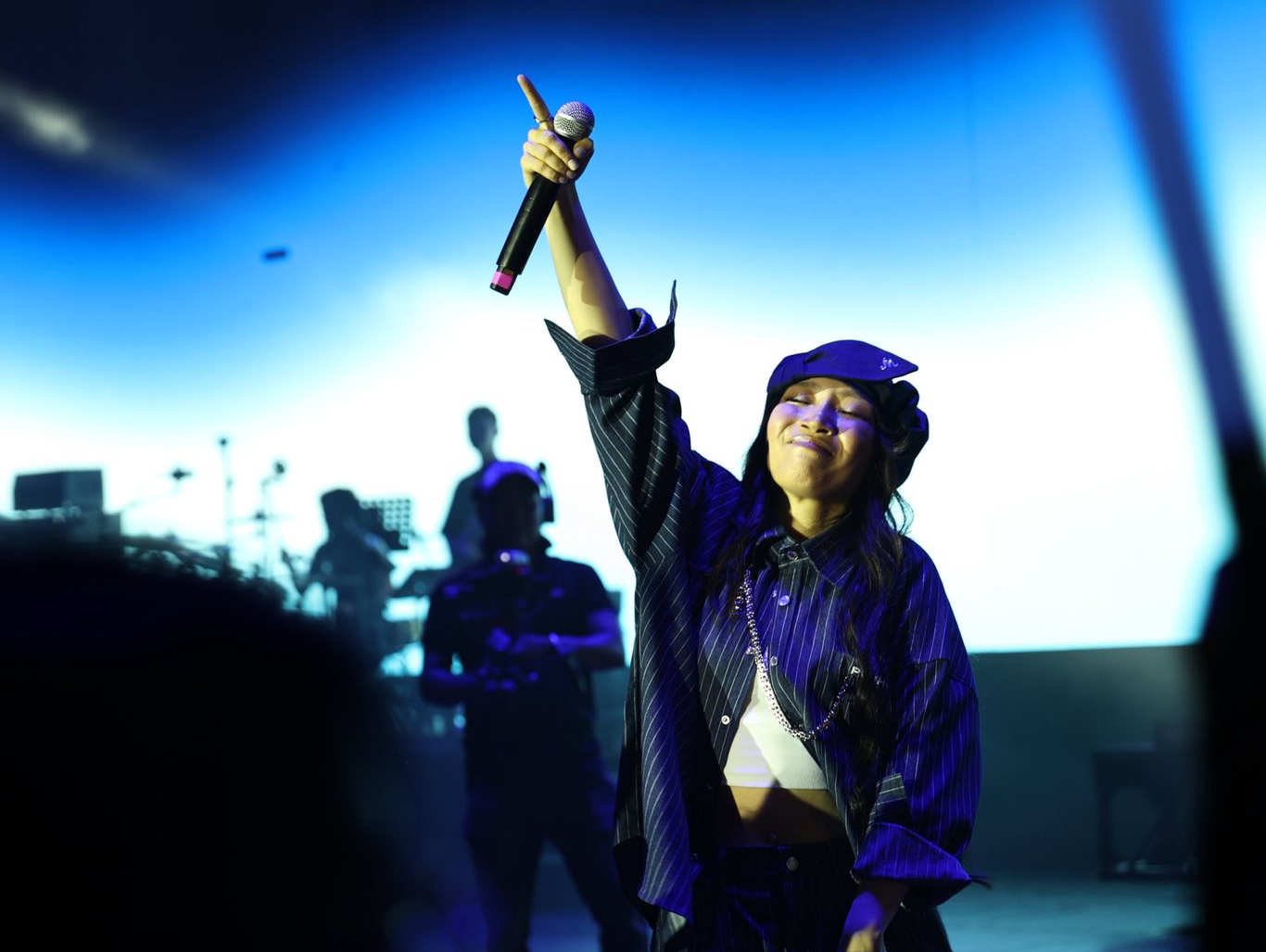 Hoàng Dũng, Phùng Khánh Linh, Nguyễn Hùng... cháy hết mình với hàng ngàn khán giả tại Sao Concert