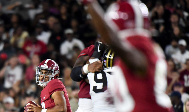 Panthers reportedly signing another one of Bryce Young's WRs from Alabama
