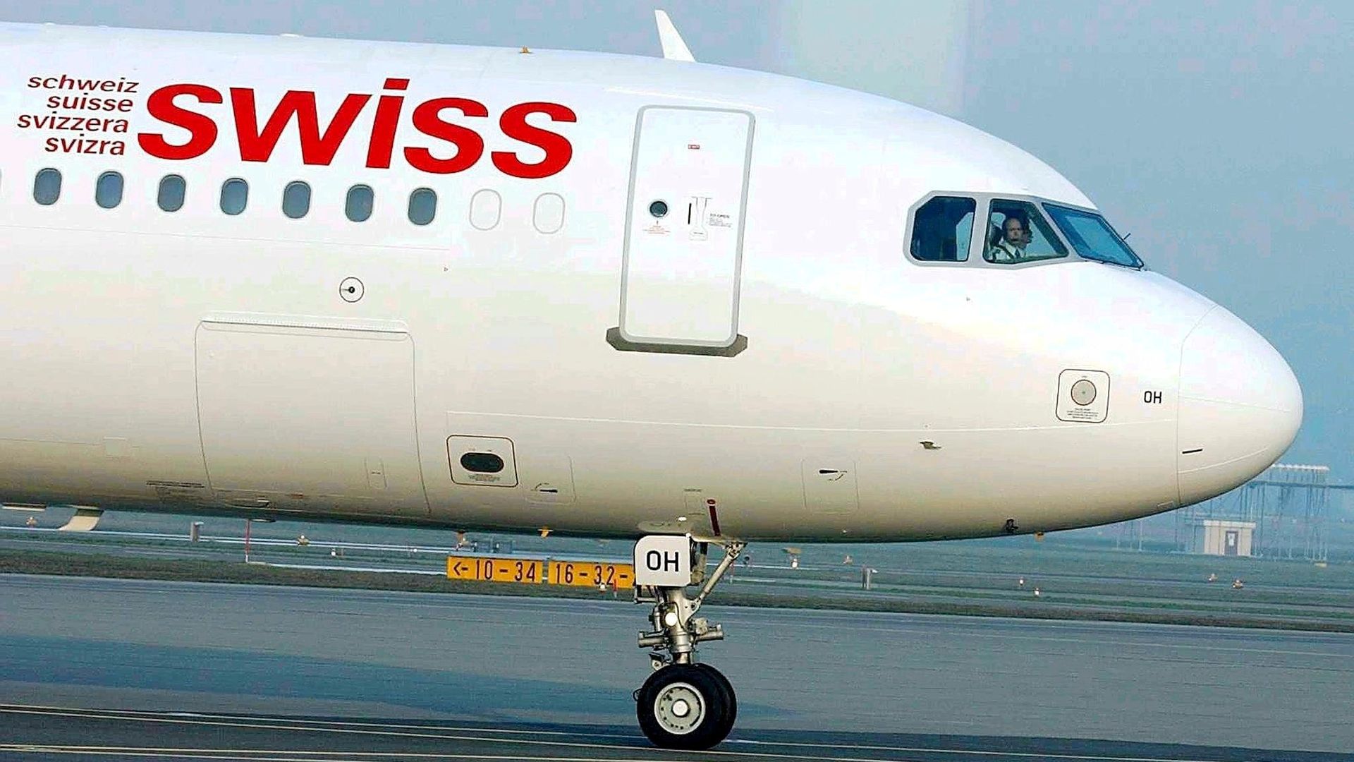 Delhi: Feuer am Triebwerk - Swiss-Airbus bricht Start ab