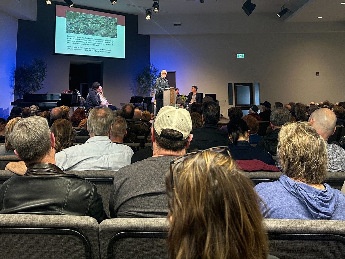 Residents voice concerns about Alto high-speed rail project at Navan ...