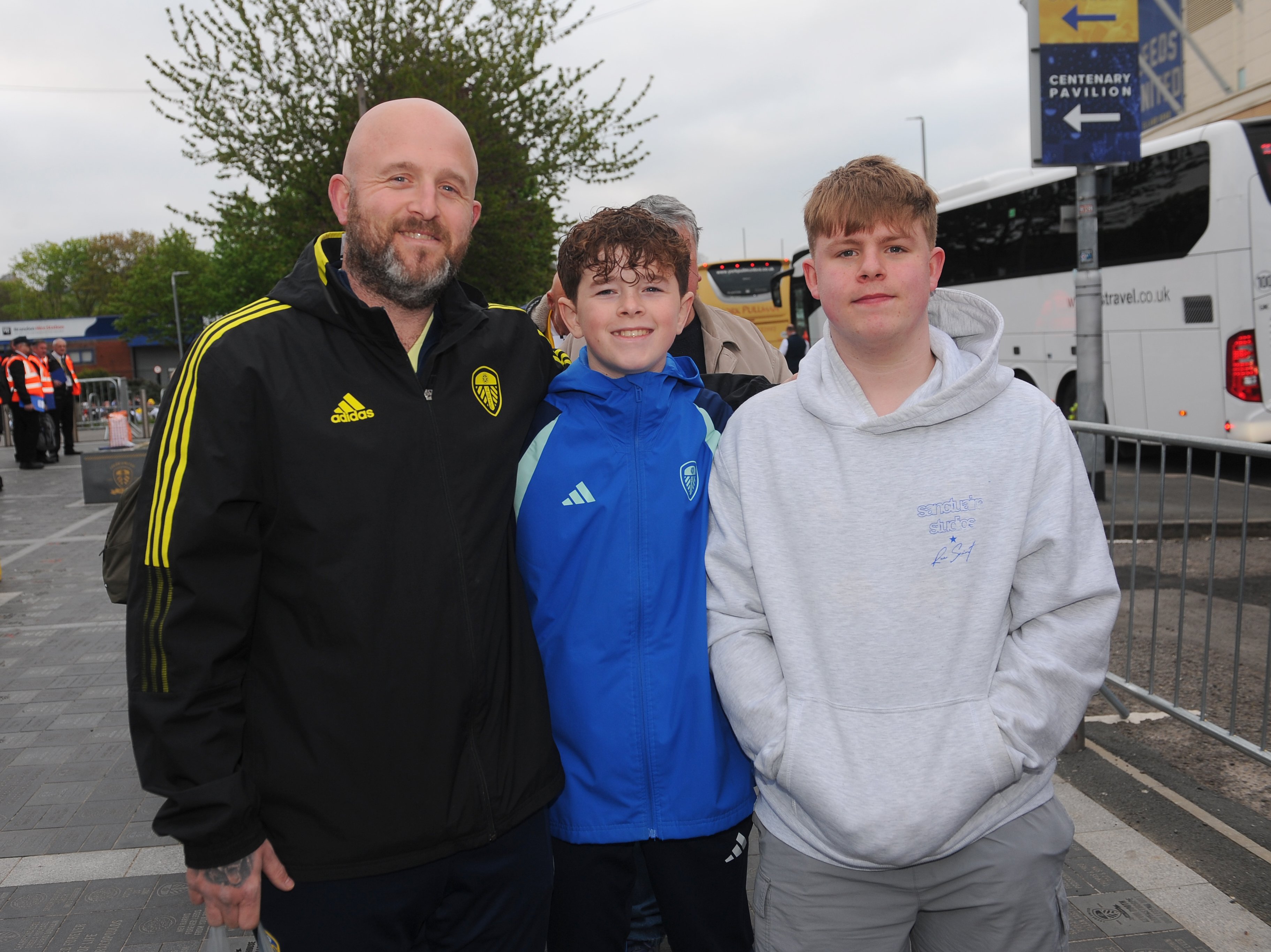 32 brilliant photos of Leeds United fans heading for Wembley for FA Cup ...
