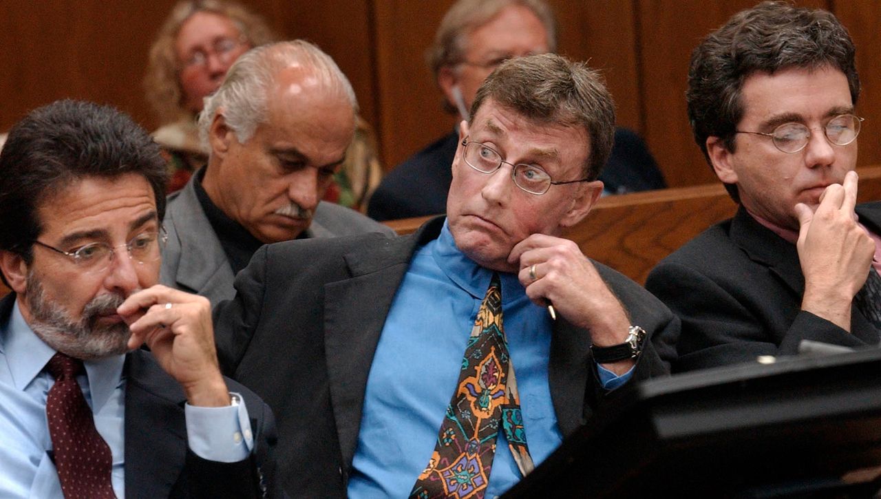 Michael Peterson's friend Elizabeth Ratliff was found dead at the ...