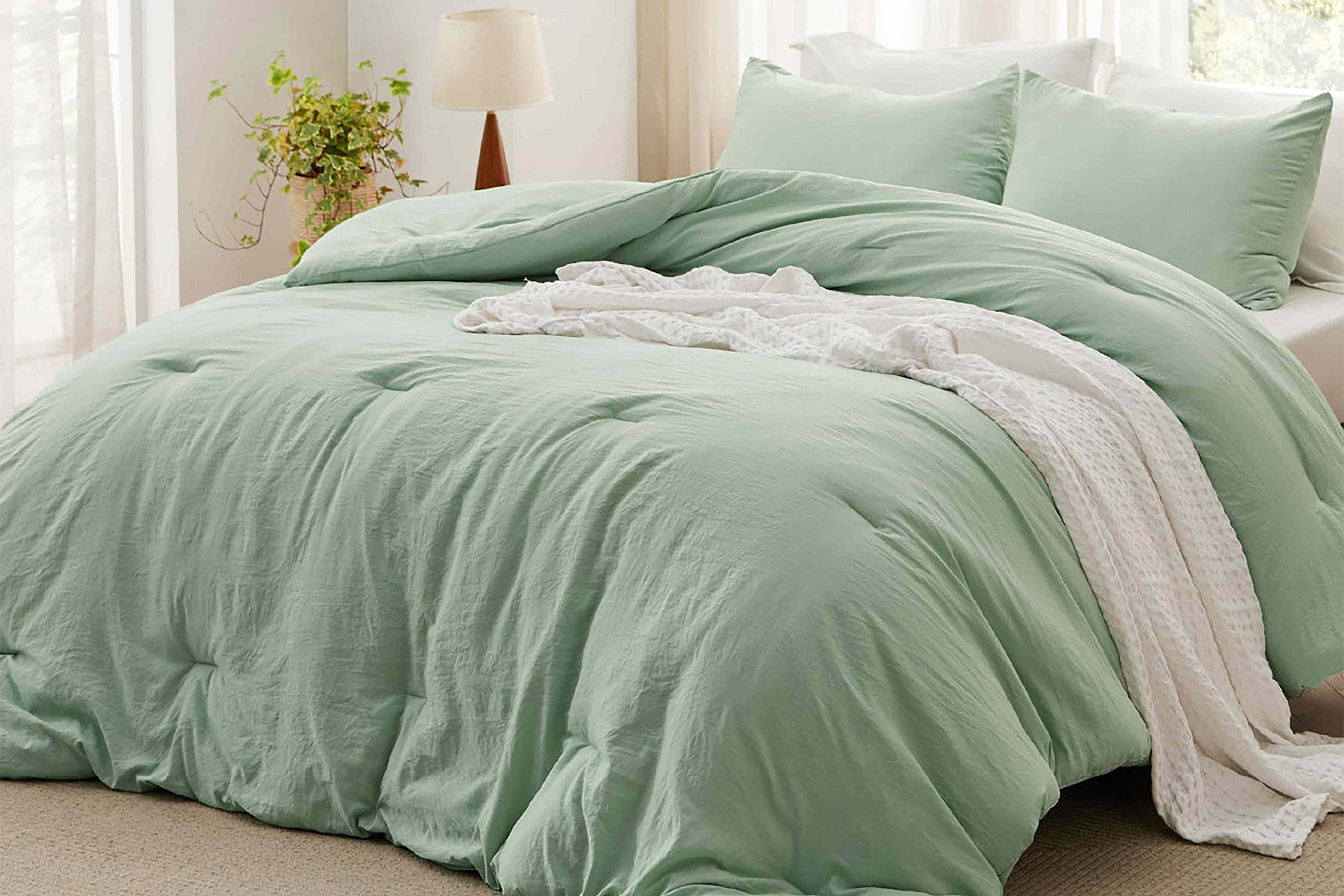 We spotted epic spring bedding deals from $24 at Wayfair Way Day—shop ...