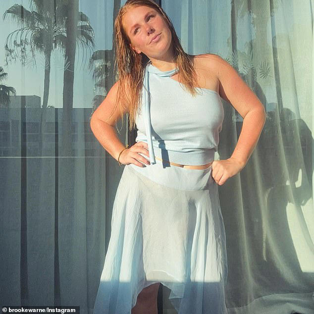  Brooke Warne flaunts bold resort looks in Cabo after wild Coachella week Illustration 