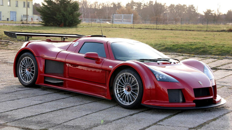 The 2010 Gumpert Apollo delivered extreme performance that few drivers ...