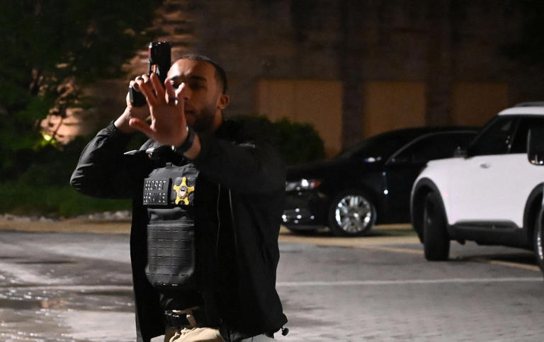 EN IMAGES - A Washington, nuit de panique après la fusillade du dîner ...