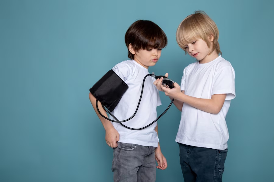 High blood pressure in children: Causes, symptoms, warning signs ...