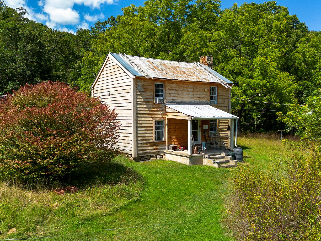 This 1837 Log Home in Virginia, Nestled on 60 Acres, Featuring ...