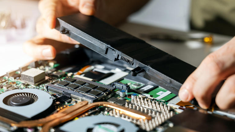 Can you use a laptop without a battery?