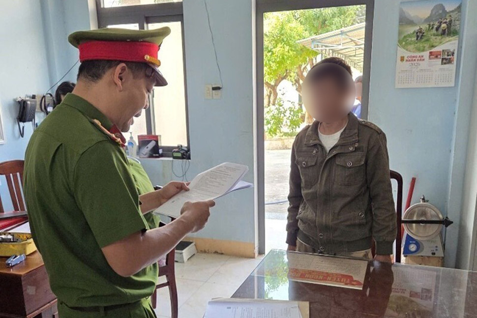 Bắt kẻ bán cỏ Mỹ chứa chất ma túy nguy hiểm ở Gia Lai